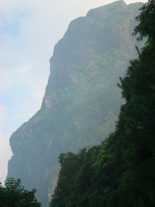 灵通山:一座古火山的文化纹身